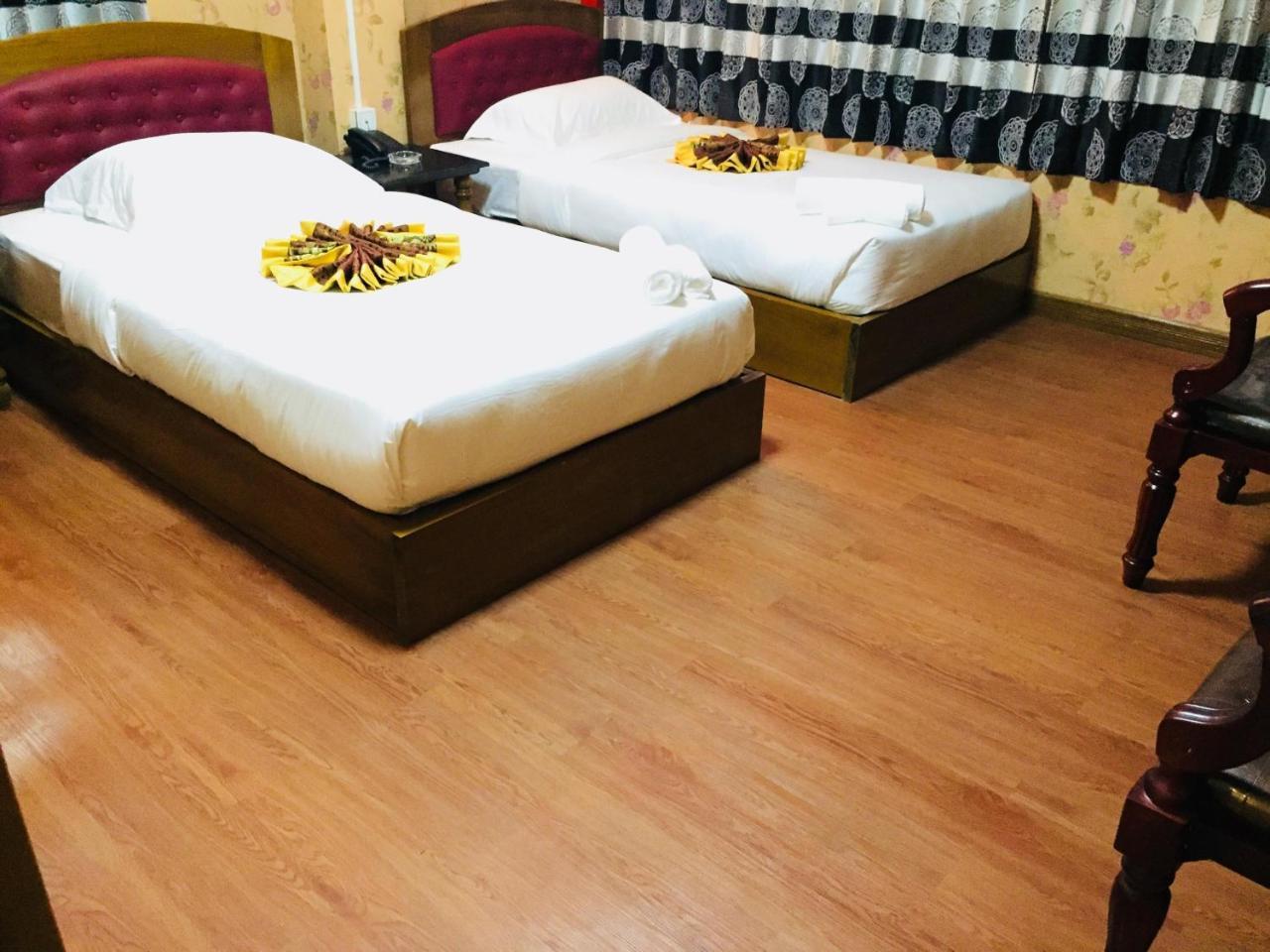 C & Y Hotel ヤンゴン エクステリア 写真