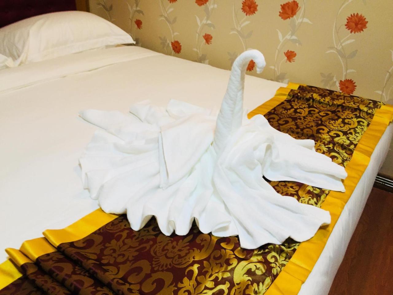 C & Y Hotel ヤンゴン エクステリア 写真