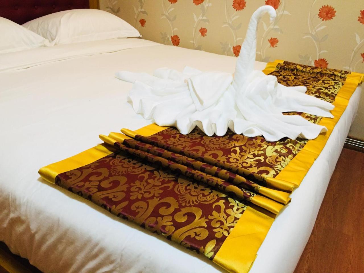 C & Y Hotel ヤンゴン エクステリア 写真